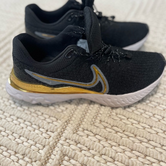 Nike Shoes - Nike React Infinity Flyknit Running Gym Shoes - Size 9